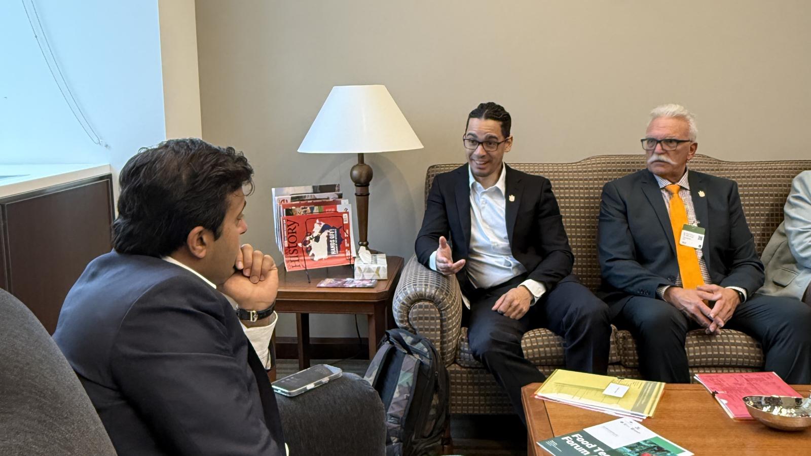 Council meets with Taleeb Noormohamed in Ottawa to discuss aligning all levels of government to secure transit funding